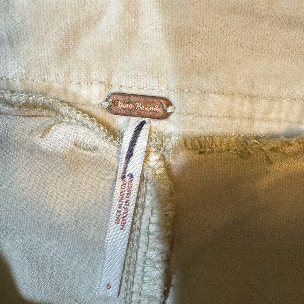 Free People Women’s  "Hit Back" Low Rise Bootcut Flare Velvet Pants Size 6 NWT - Picture 3 of 16